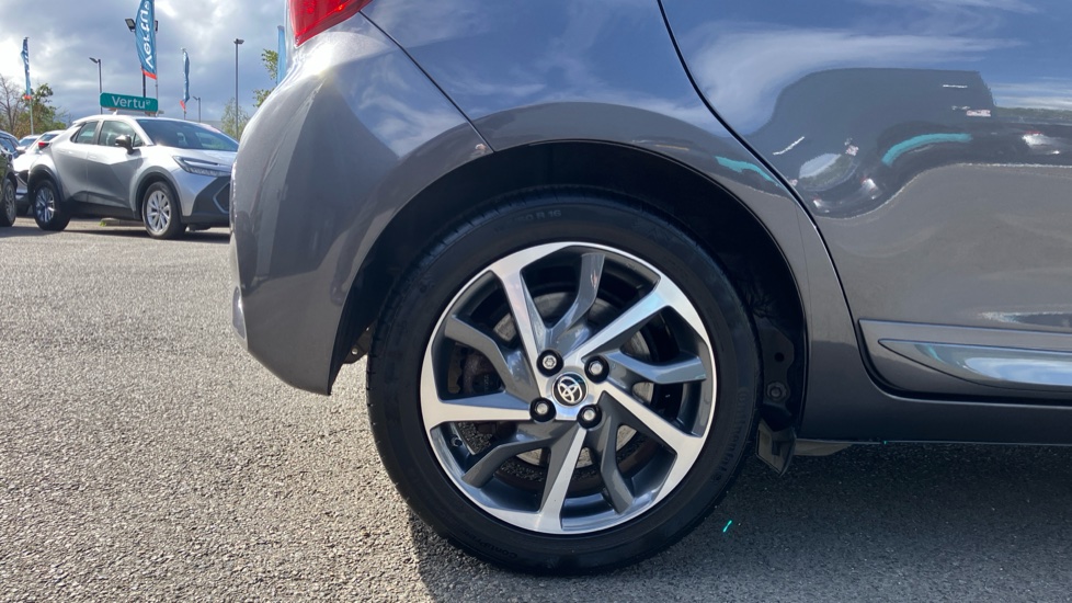 Toyota Yaris 1.5 Hybrid Y20 5dr CVT [Bi-tone] Hybrid Hatchback - Image 7