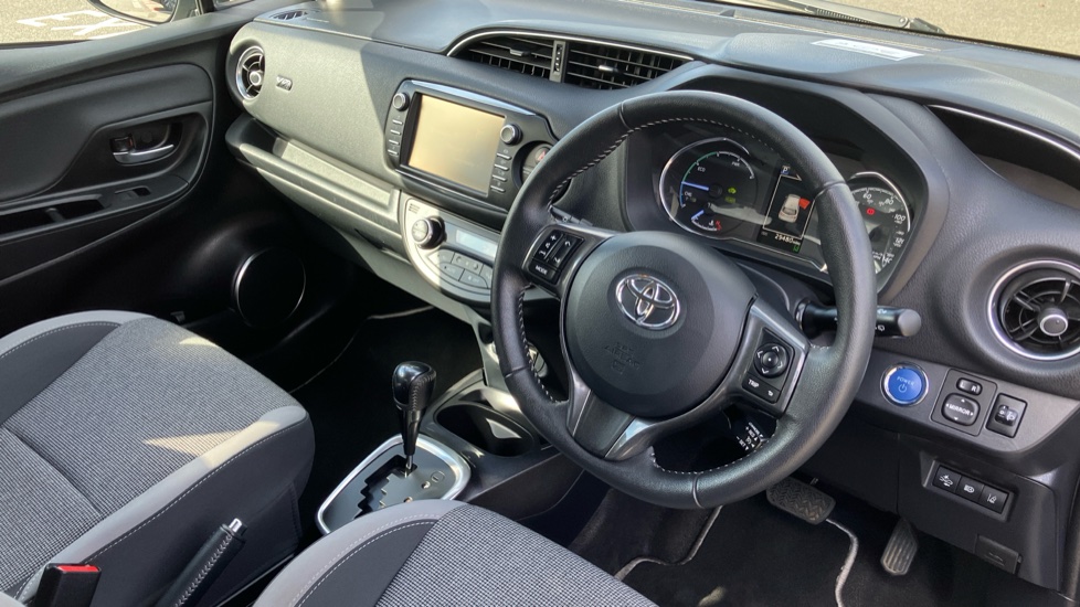 Toyota Yaris 1.5 Hybrid Y20 5dr CVT [Bi-tone] Hybrid Hatchback - Image 11