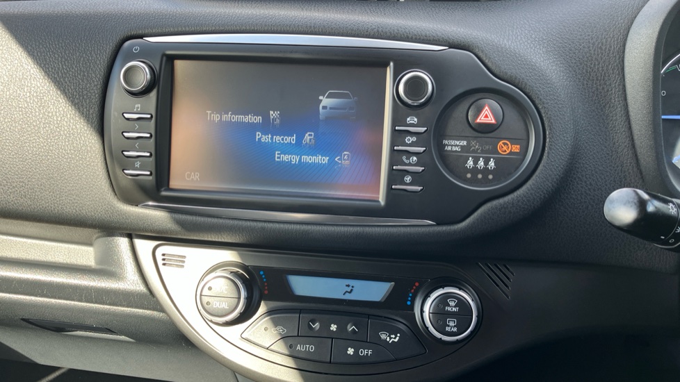 Toyota Yaris 1.5 Hybrid Y20 5dr CVT [Bi-tone] Hybrid Hatchback - Image 12