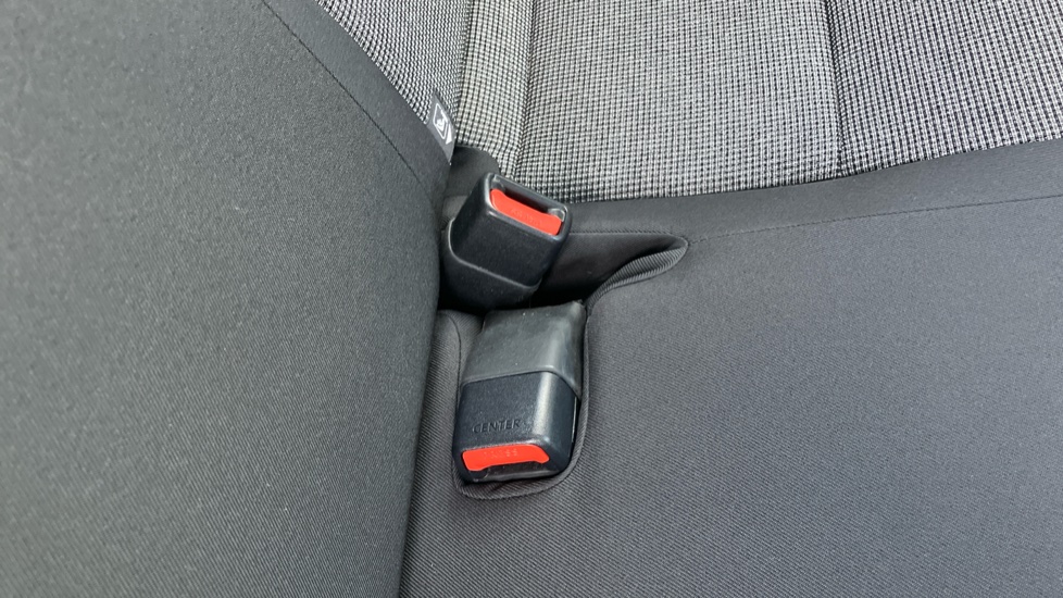 Toyota Yaris 1.5 Hybrid Y20 5dr CVT [Bi-tone] Hybrid Hatchback - Image 17