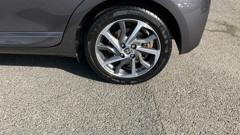 Toyota Yaris 1.5 Hybrid Y20 5dr CVT [Bi-tone] Hybrid Hatchback - Image 21