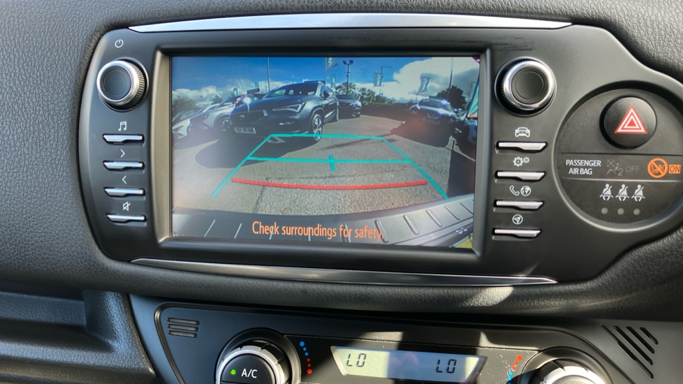Toyota Yaris 1.5 Hybrid Y20 5dr CVT [Bi-tone] Hybrid Hatchback - Image 27