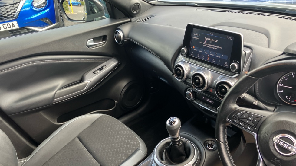 Nissan Juke 1.0 DiG-T 114 N-Connecta 5dr Petrol Hatchback - Image 14