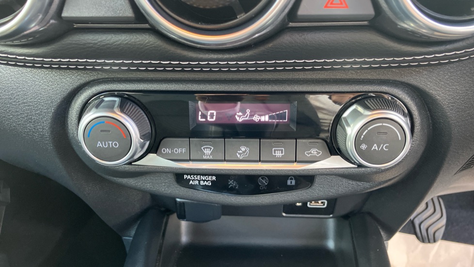 Nissan Juke 1.0 DiG-T 114 N-Connecta 5dr Petrol Hatchback - Image 21