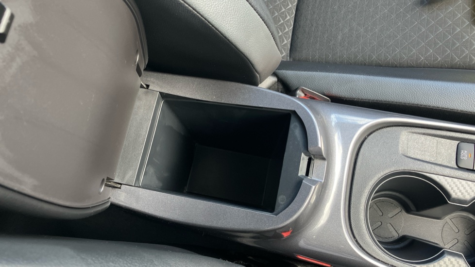 Nissan Juke 1.0 DiG-T 114 N-Connecta 5dr Petrol Hatchback - Image 30