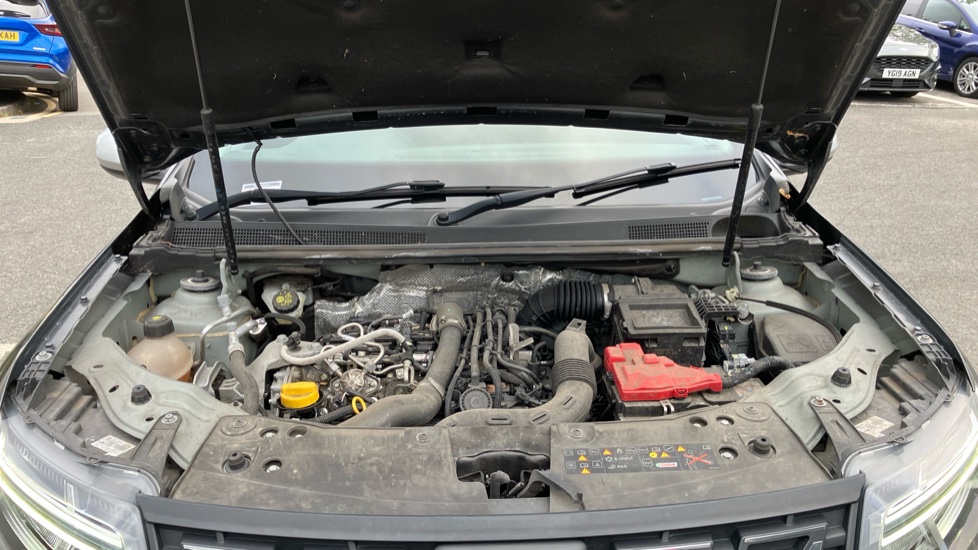 Dacia Duster 1.3 TCe 130 Prestige 5dr Petrol Estate - Image 8