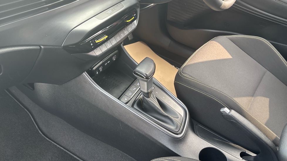 Hyundai i20 1.0T GDi Ultimate 5dr DCT Petrol Hatchback - Image 13