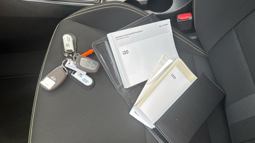 Hyundai i20 1.0T GDi Ultimate 5dr DCT Petrol Hatchback - Image 19