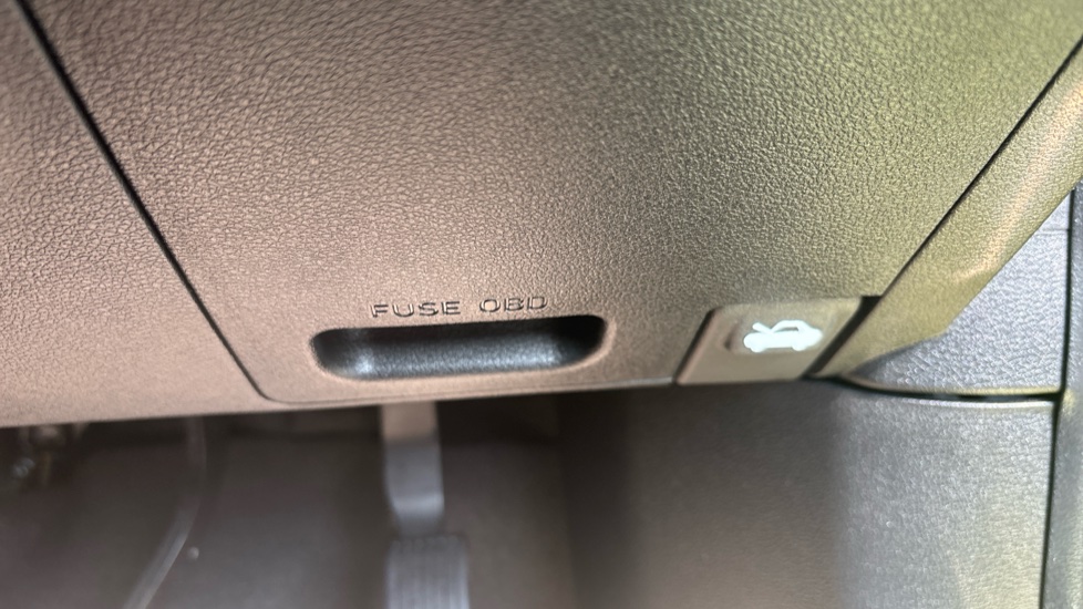 Hyundai i20 1.0T GDi Ultimate 5dr DCT Petrol Hatchback - Image 33
