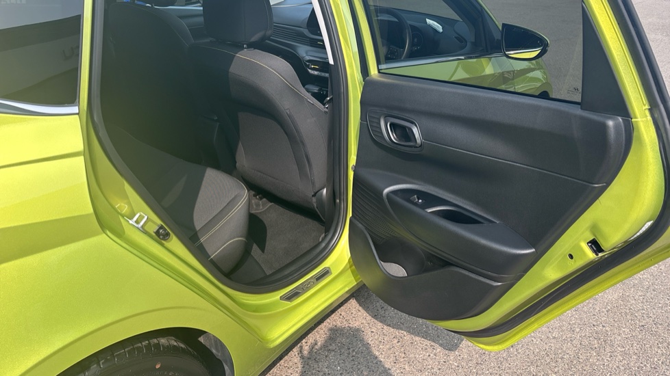 Hyundai i20 1.0T GDi Ultimate 5dr DCT Petrol Hatchback - Image 39