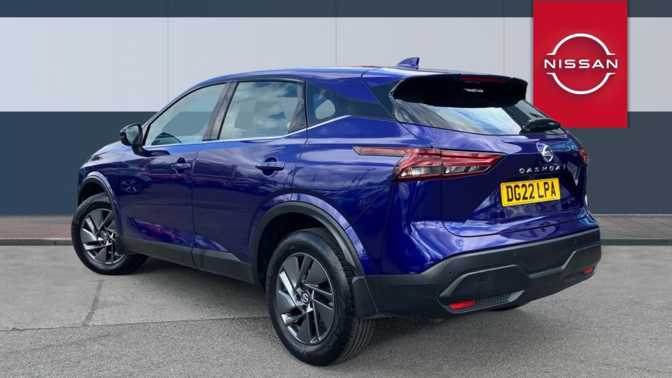 Nissan Qashqai 1.3 DiG-T MH Acenta Premium 5dr Petrol Hatchback - Image 2