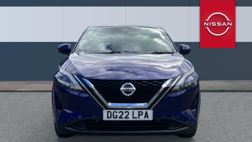 Nissan Qashqai 1.3 DiG-T MH Acenta Premium 5dr Petrol Hatchback - Image 3