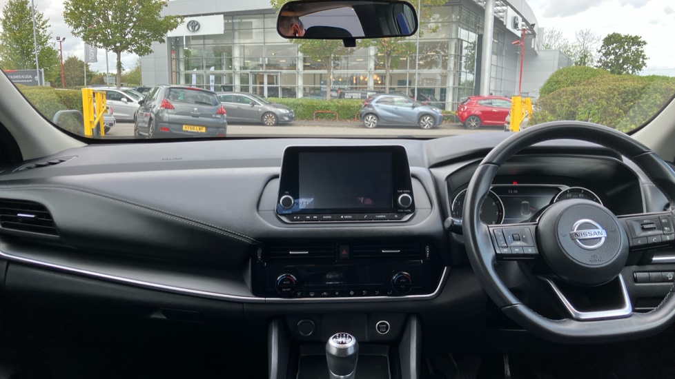 Nissan Qashqai 1.3 DiG-T MH Acenta Premium 5dr Petrol Hatchback - Image 10