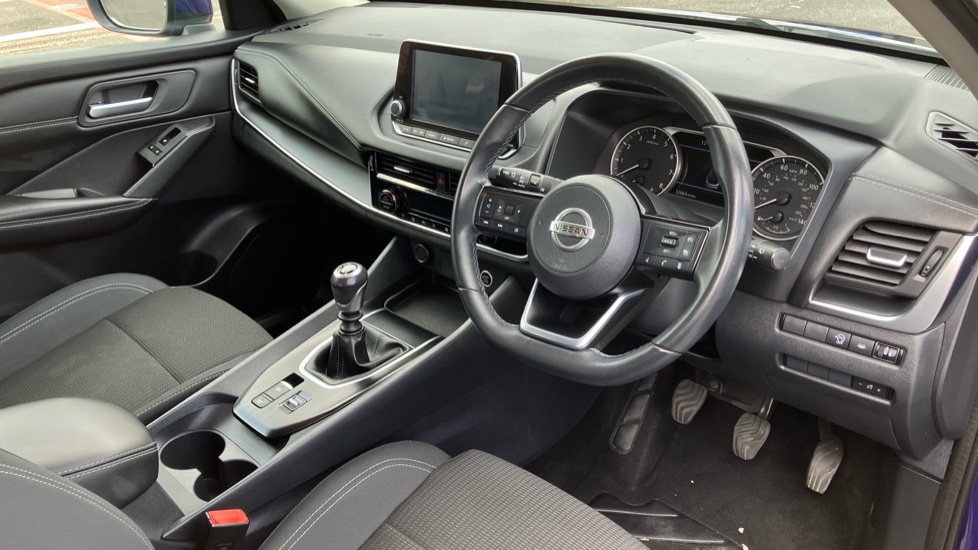 Nissan Qashqai 1.3 DiG-T MH Acenta Premium 5dr Petrol Hatchback - Image 11