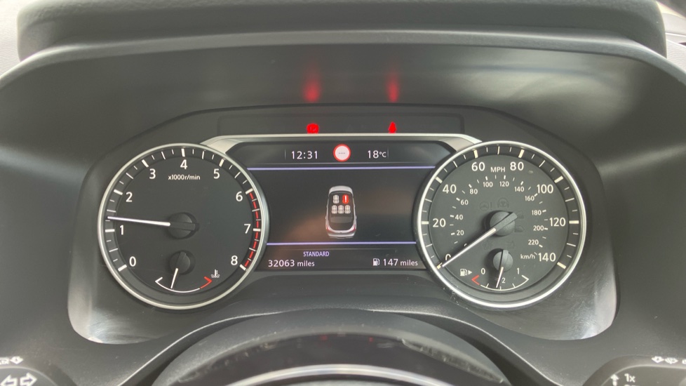 Nissan Qashqai 1.3 DiG-T MH Acenta Premium 5dr Petrol Hatchback - Image 18