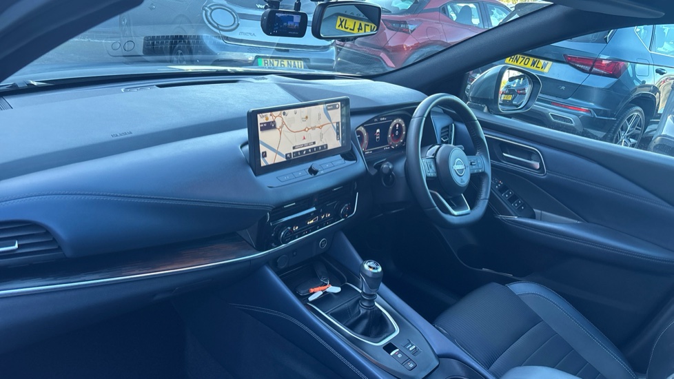 Nissan Qashqai 1.3 DiG-T MH Tekna 5dr Petrol Hatchback - Image 9