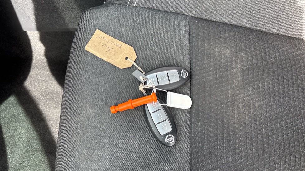 Nissan Qashqai 1.3 DiG-T MH N-Connecta 5dr Petrol Hatchback - Image 20
