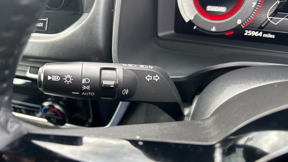 Nissan Qashqai 1.3 DiG-T MH N-Connecta 5dr Petrol Hatchback - Image 35
