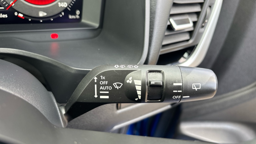 Nissan Qashqai 1.3 DiG-T MH N-Connecta 5dr Petrol Hatchback - Image 36