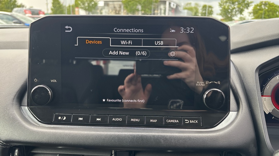Nissan Qashqai 1.3 DiG-T MH N-Connecta 5dr Petrol Hatchback - Image 38
