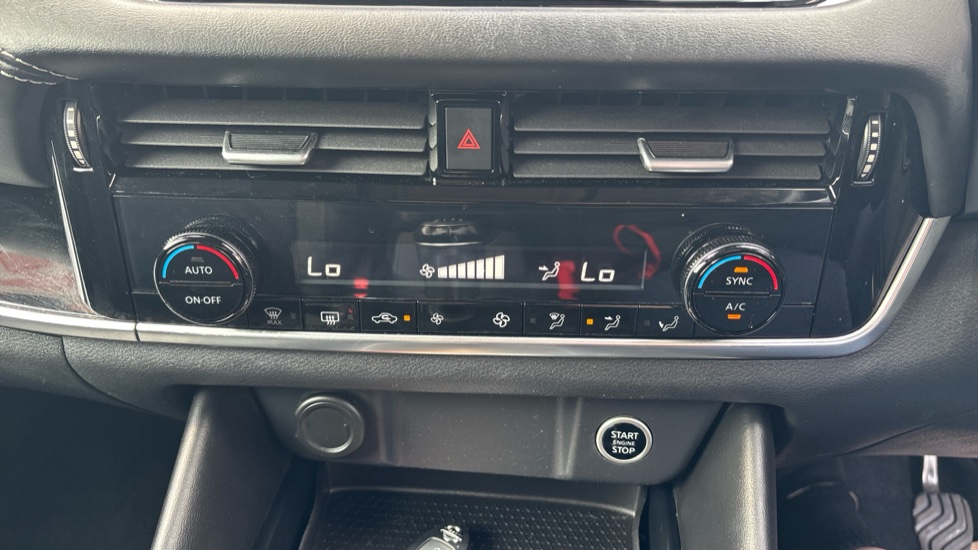 Nissan Qashqai 1.3 DiG-T MH N-Connecta 5dr Petrol Hatchback - Image 43