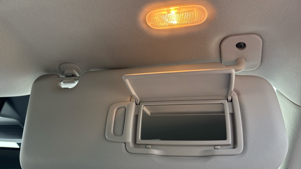Nissan Qashqai 1.3 DiG-T MH N-Connecta 5dr Petrol Hatchback - Image 48