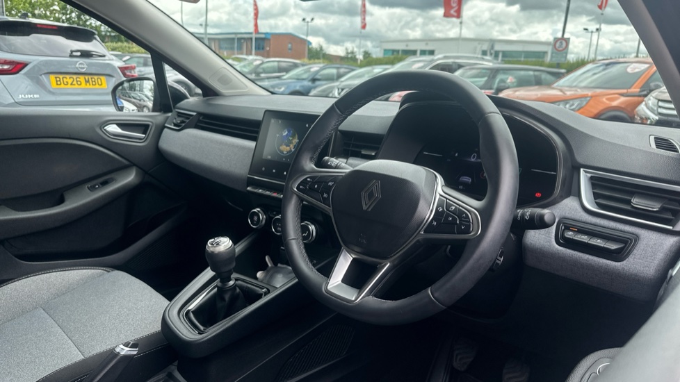 Renault Clio 1.0 TCe 90 Evolution 5dr Petrol Hatchback - Image 11