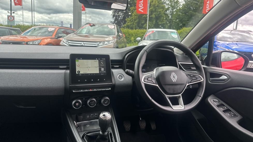 Renault Clio 1.0 TCe 90 Evolution 5dr Petrol Hatchback - Image 14
