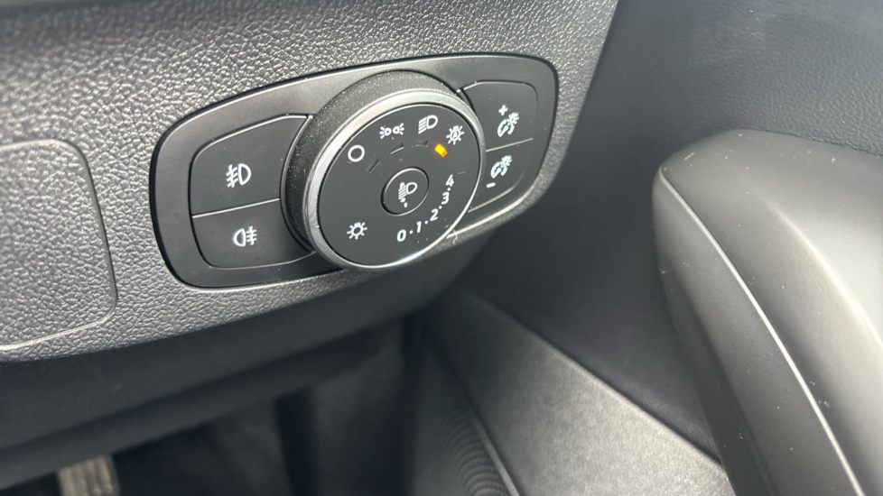 Ford Focus 1.0 EcoBoost Hybrid mHEV 155 Active 5dr Auto Petrol Hatchback - Image 25