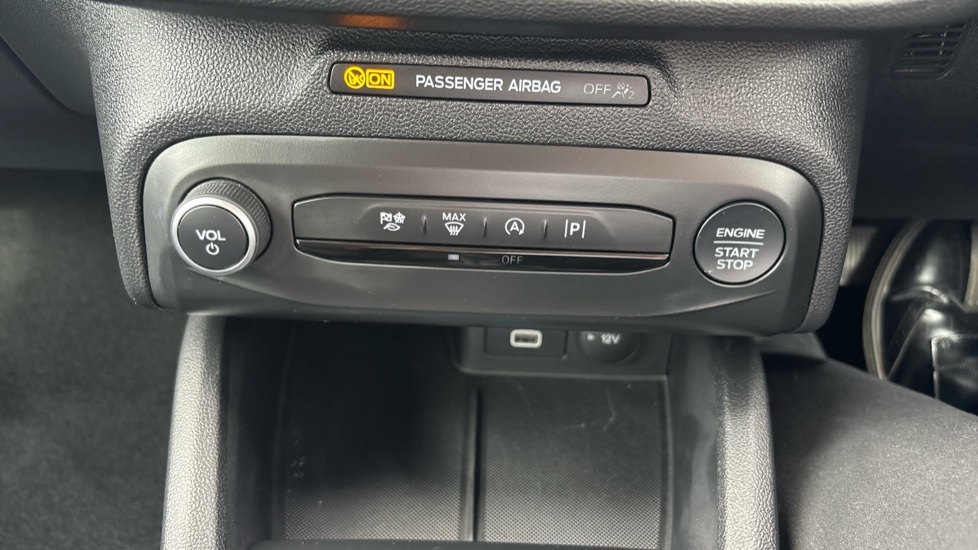Ford Focus 1.0 EcoBoost Hybrid mHEV 155 Active 5dr Auto Petrol Hatchback - Image 32