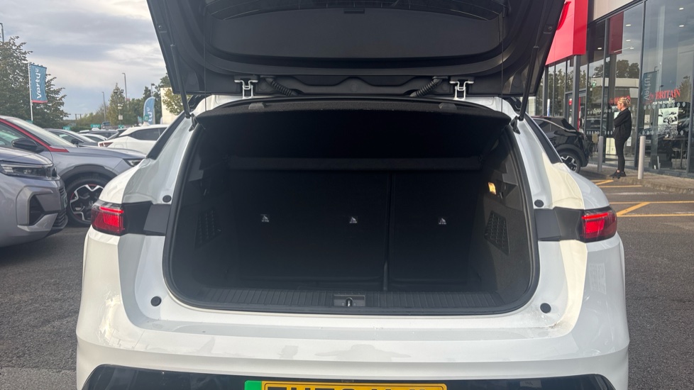 Renault Megane E-Tech EV60 160kW Techno 60kWh Optimum Charge 5dr Auto Electric Hatchback - Image 4