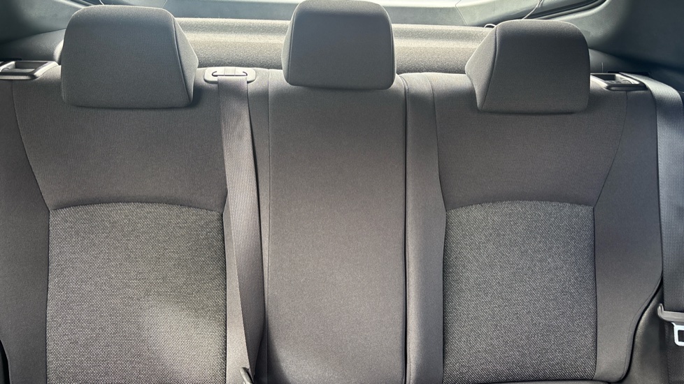 Toyota C-HR 1.8 Hybrid Icon 5dr CVT Hybrid Hatchback - Image 15