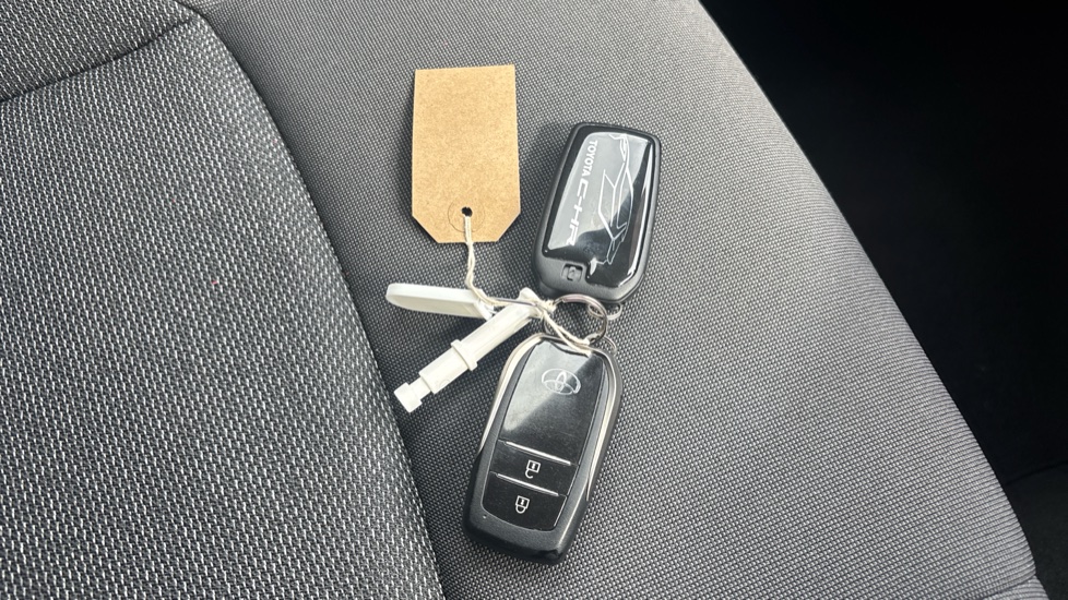 Toyota C-HR 1.8 Hybrid Icon 5dr CVT Hybrid Hatchback - Image 20