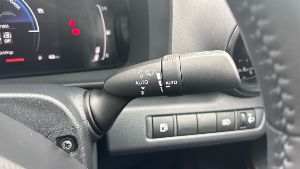 Toyota C-HR 1.8 Hybrid Icon 5dr CVT Hybrid Hatchback - Image 24