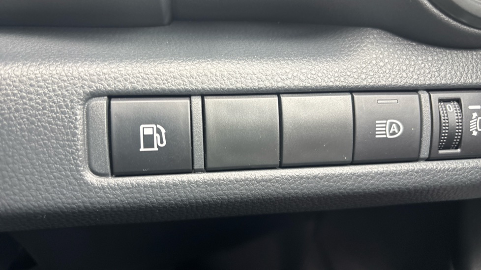 Toyota C-HR 1.8 Hybrid Icon 5dr CVT Hybrid Hatchback - Image 25