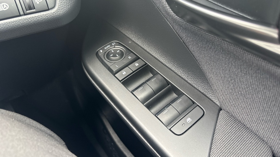 Toyota C-HR 1.8 Hybrid Icon 5dr CVT Hybrid Hatchback - Image 26