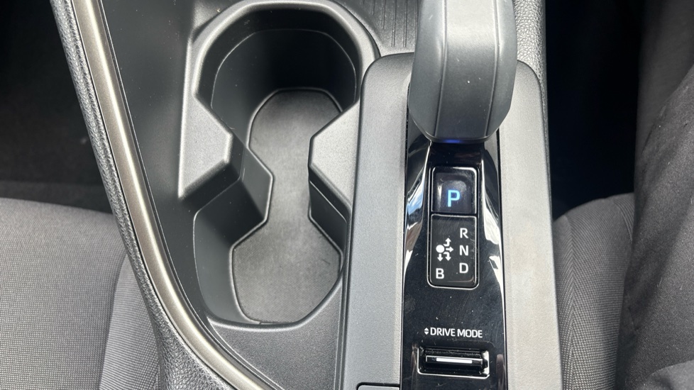 Toyota C-HR 1.8 Hybrid Icon 5dr CVT Hybrid Hatchback - Image 30