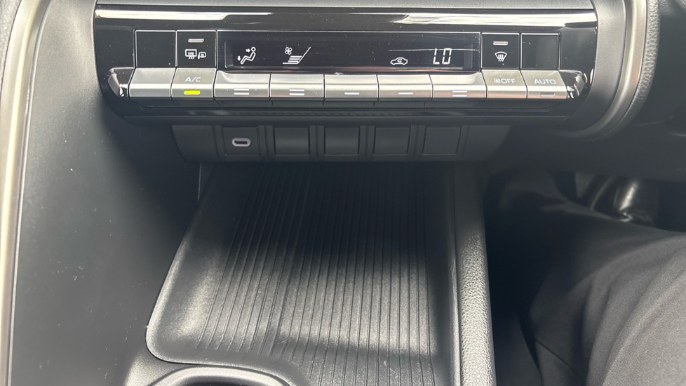 Toyota C-HR 1.8 Hybrid Icon 5dr CVT Hybrid Hatchback - Image 31