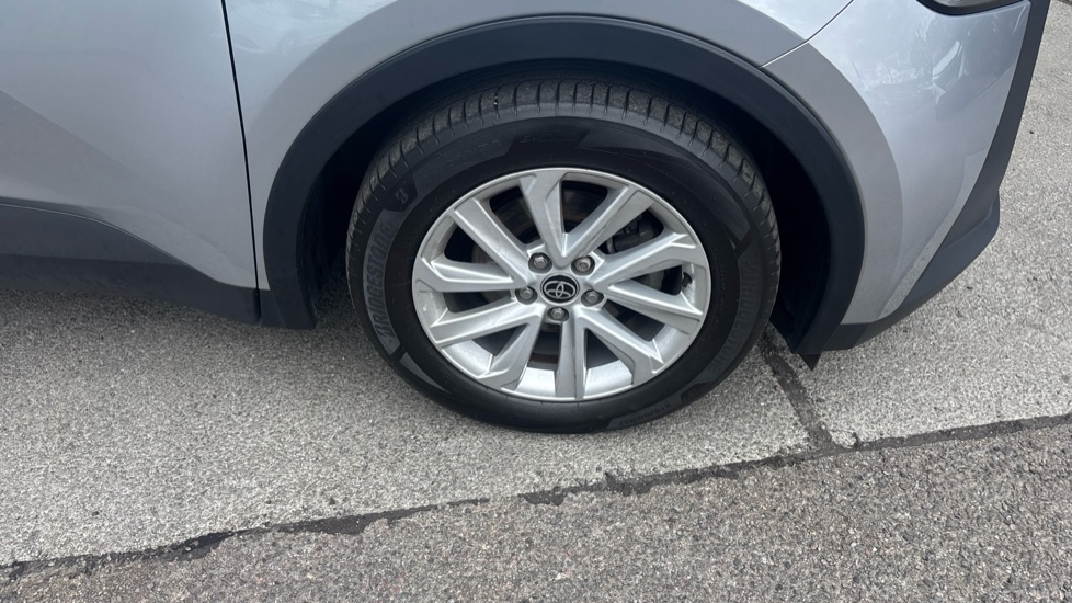 Toyota C-HR 1.8 Hybrid Icon 5dr CVT Hybrid Hatchback - Image 39