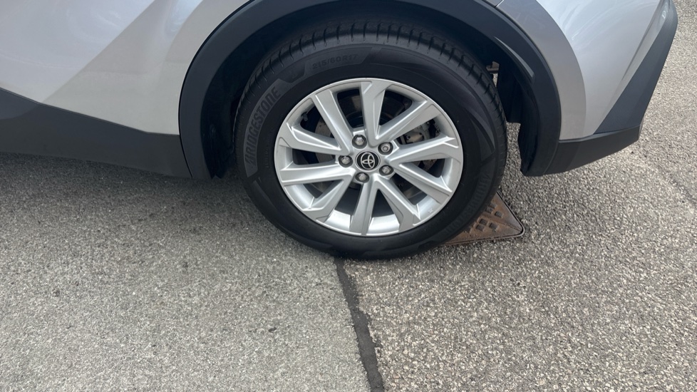 Toyota C-HR 1.8 Hybrid Icon 5dr CVT Hybrid Hatchback - Image 43