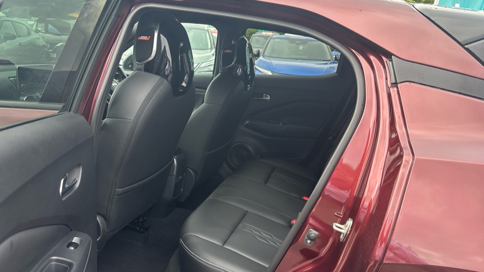Nissan Juke 1.6 Hybrid Tekna 5dr Auto Hybrid Hatchback - Image 16