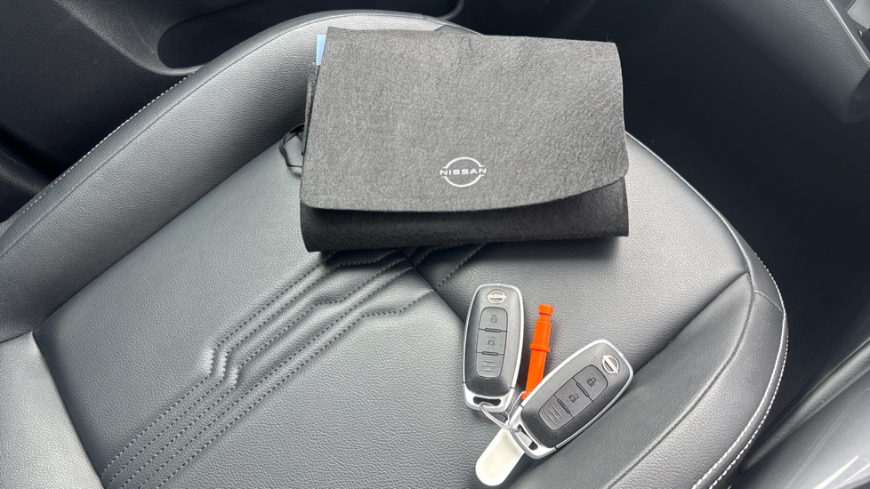 Nissan Juke 1.6 Hybrid Tekna 5dr Auto Hybrid Hatchback - Image 19