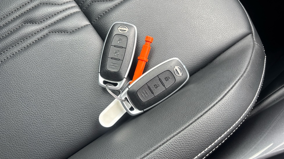 Nissan Juke 1.6 Hybrid Tekna 5dr Auto Hybrid Hatchback - Image 20