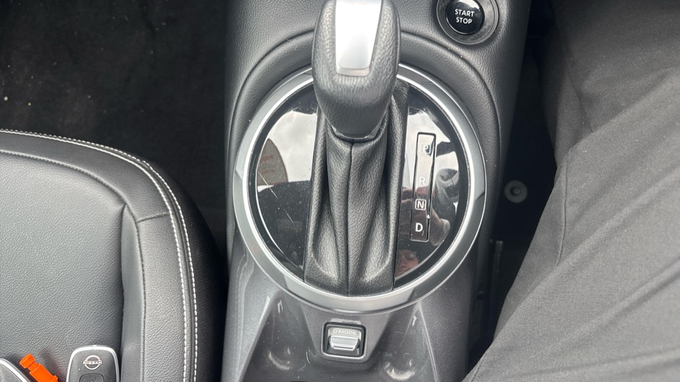 Nissan Juke 1.6 Hybrid Tekna 5dr Auto Hybrid Hatchback - Image 28