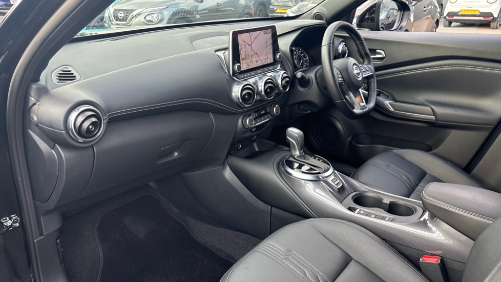 Nissan Juke 1.6 Hybrid Tekna 5dr Auto Hybrid Hatchback - Image 9