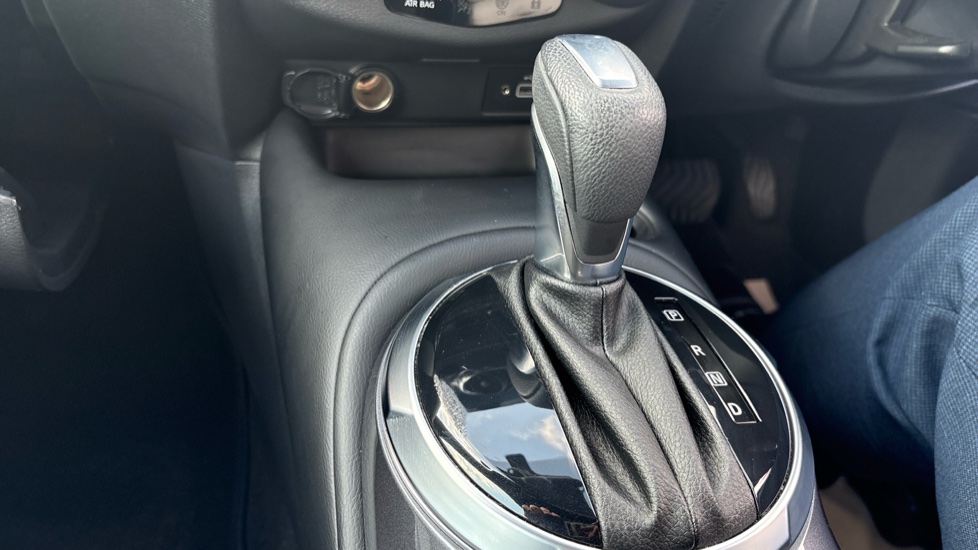 Nissan Juke 1.6 Hybrid Tekna 5dr Auto Hybrid Hatchback - Image 13