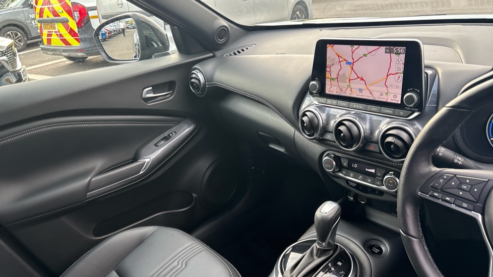 Nissan Juke 1.6 Hybrid Tekna 5dr Auto Hybrid Hatchback - Image 14