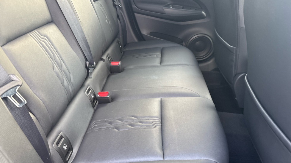 Nissan Juke 1.6 Hybrid Tekna 5dr Auto Hybrid Hatchback - Image 16