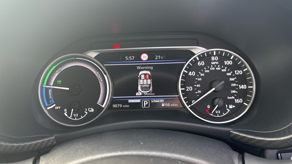 Nissan Juke 1.6 Hybrid Tekna 5dr Auto Hybrid Hatchback - Image 18
