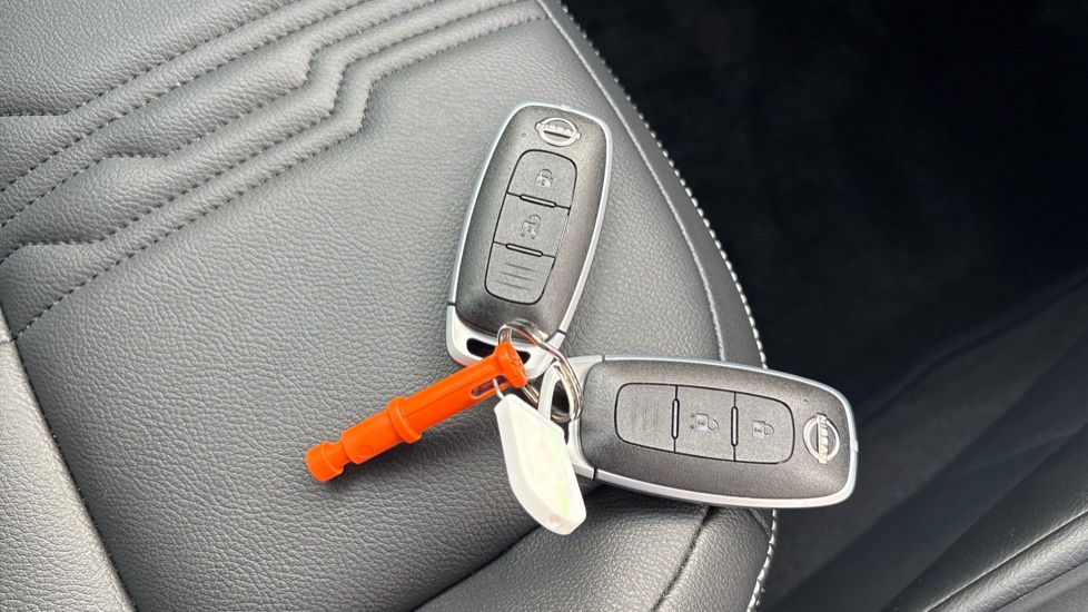 Nissan Juke 1.6 Hybrid Tekna 5dr Auto Hybrid Hatchback - Image 20